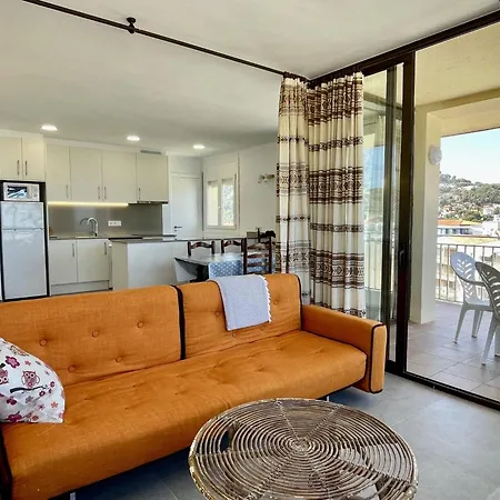 Apartment The In Estartit Has 2 Bedrooms *